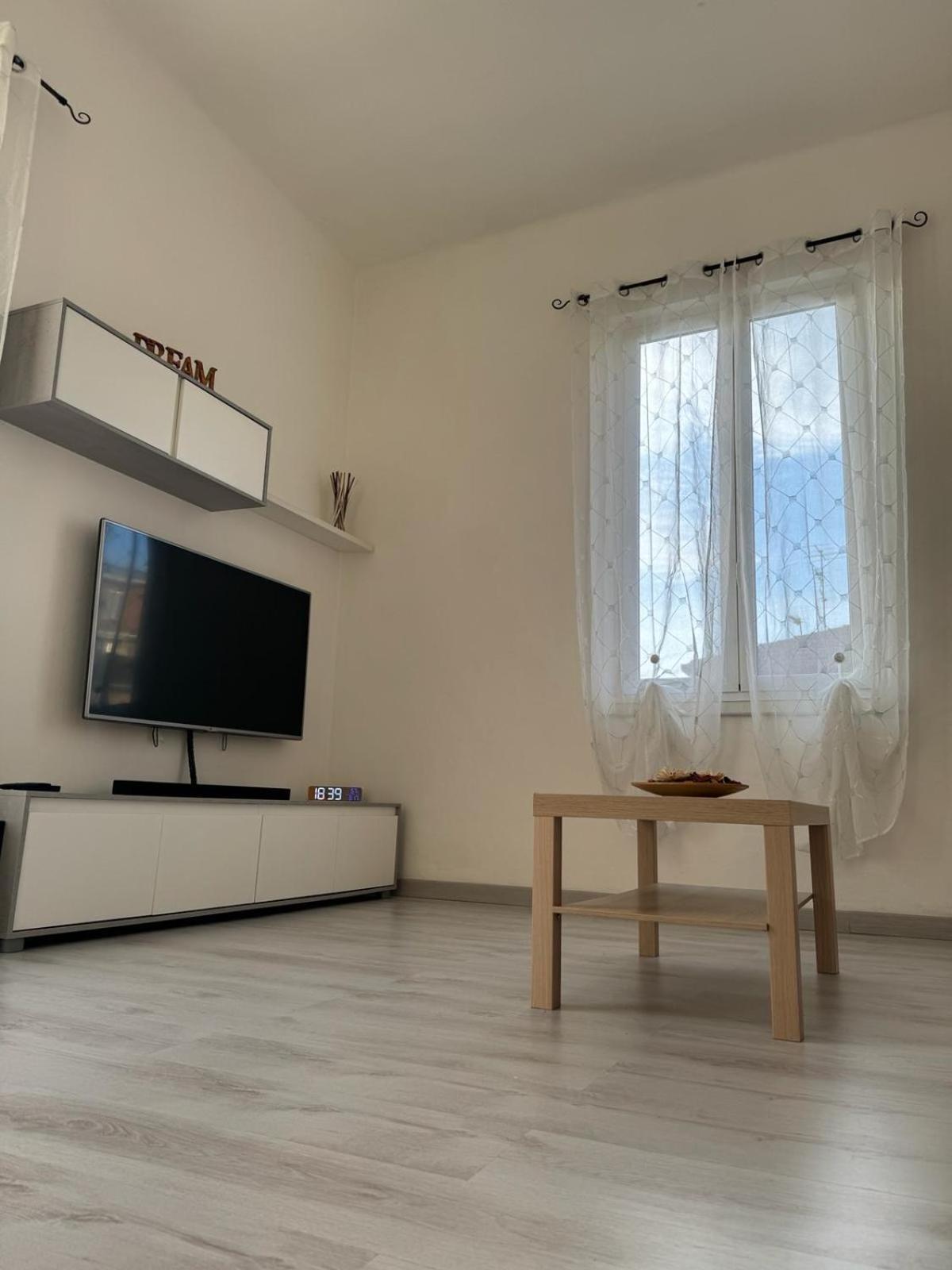 La Casa Di Carlotta Daire Ceparana Dış mekan fotoğraf